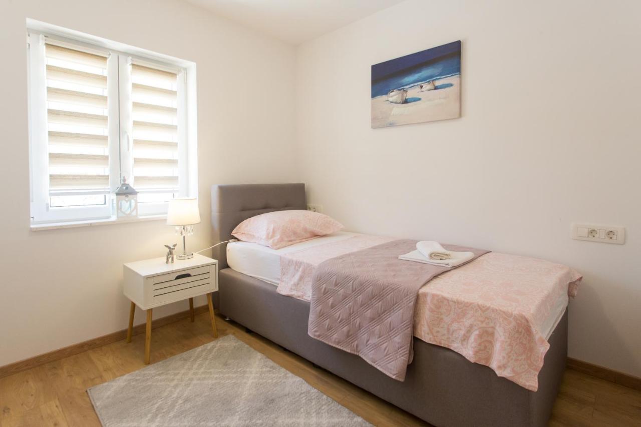 Villa Ivano With Sea&Mountain View Kaštel Stari Exterior foto